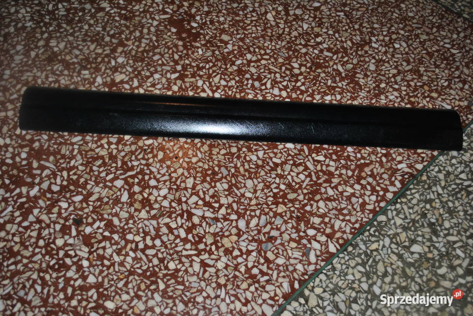 Listwa progu BMW E60 E61 prawy przód Poręba