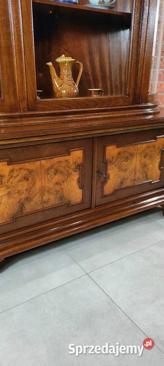 Ekskluzywna serwantka witryna dębowa