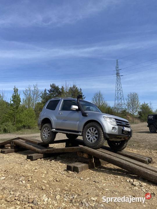 Mitsubishi Pajero 4 32 DID gotowy do przygód światła przeciwmgielne śląskie