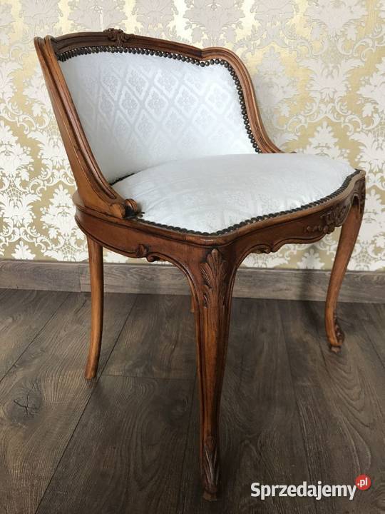Piękny dębowy fotelik do toaletki