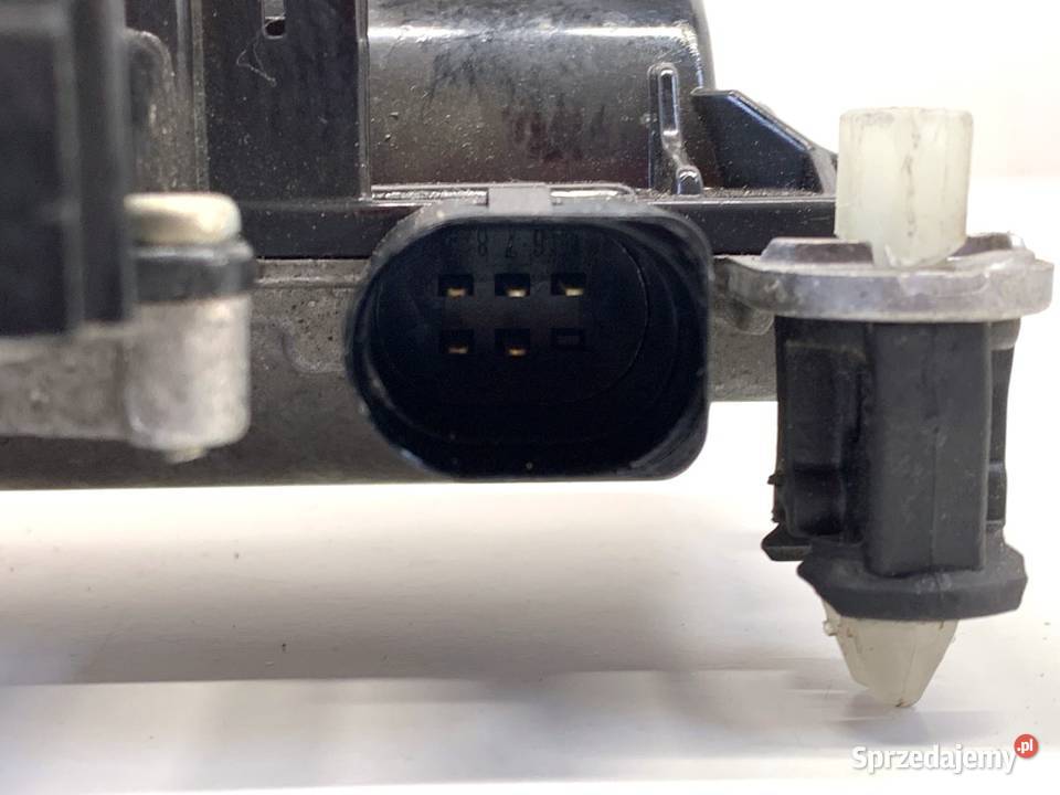 SIŁOWNIK ZAMKA KLAPY AUDI A6 C8 3V5827887C Kombi
