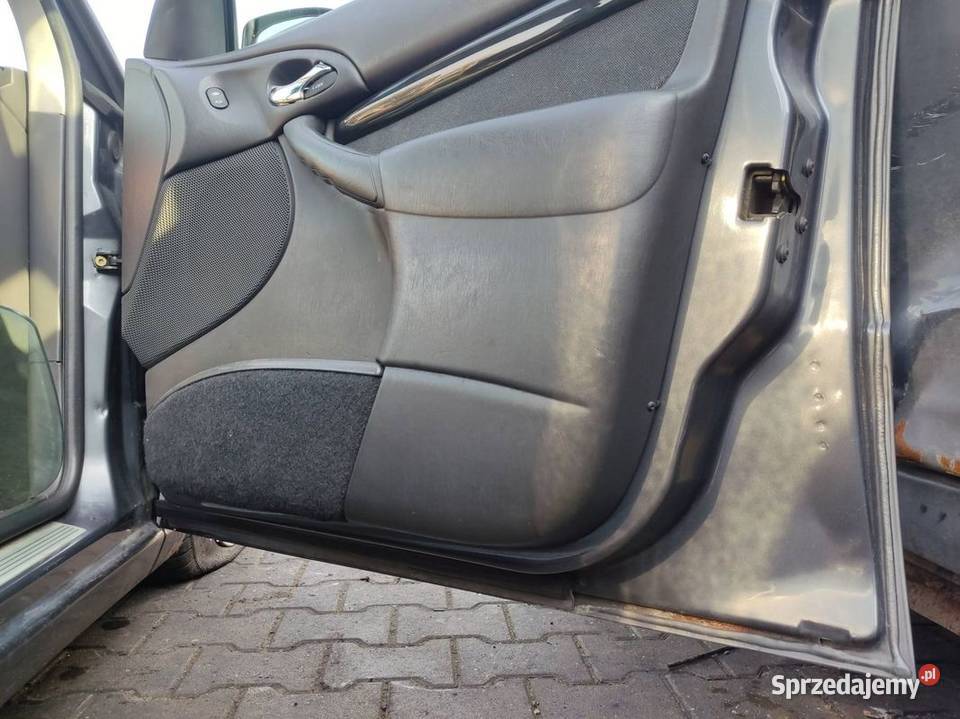 DRZWI PRAWE PRZÓD FORD FOCUS MK1 osobowe Lipno