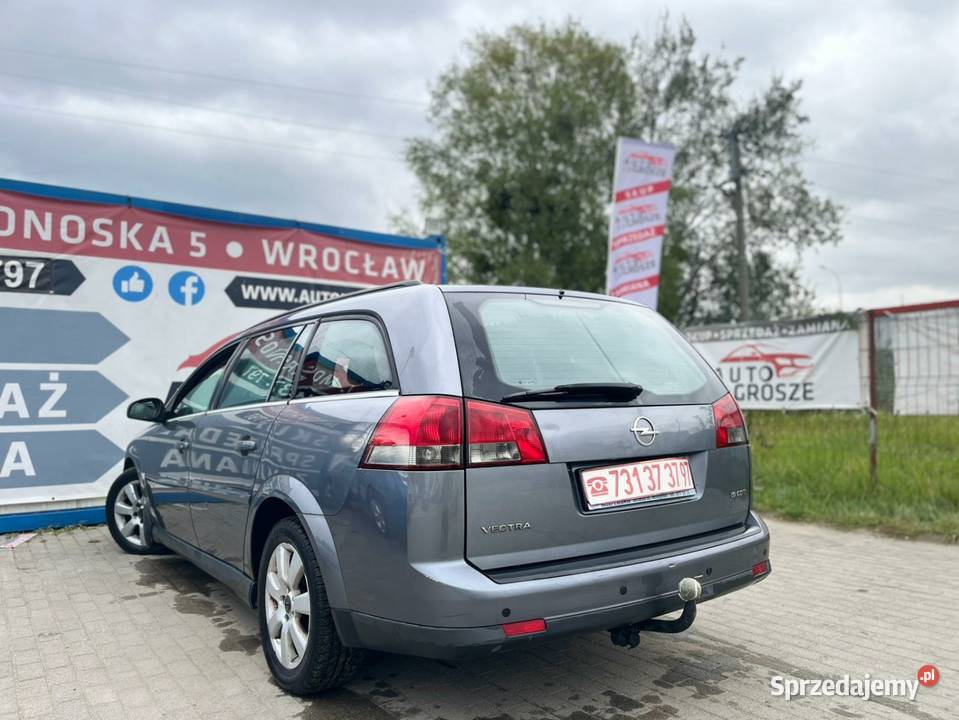 Opel Vectra 19 Diesel 2005 Kombi HAK Ekonomiczny Rok produkcji 2005 Wrocław