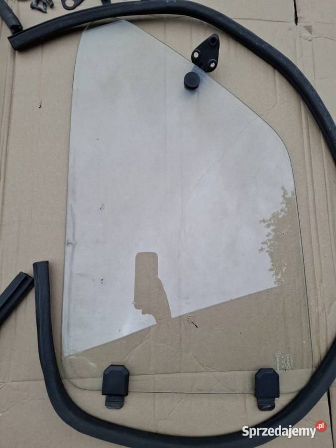 Szyby uchylne uchylane Fiat 126p Maluch Boczne (drzwi)