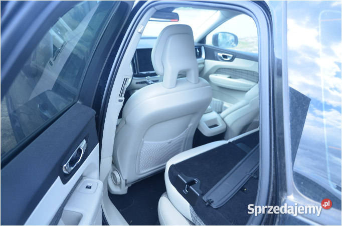 VOLVO XC60 D4 AWD 2017 196900 ccm 190 Warszawa