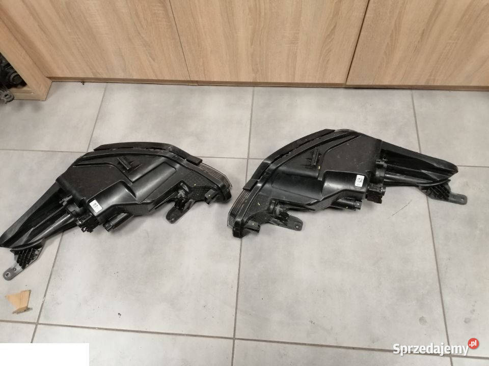 Hyundai i20 reflektor prawy lewy komplet