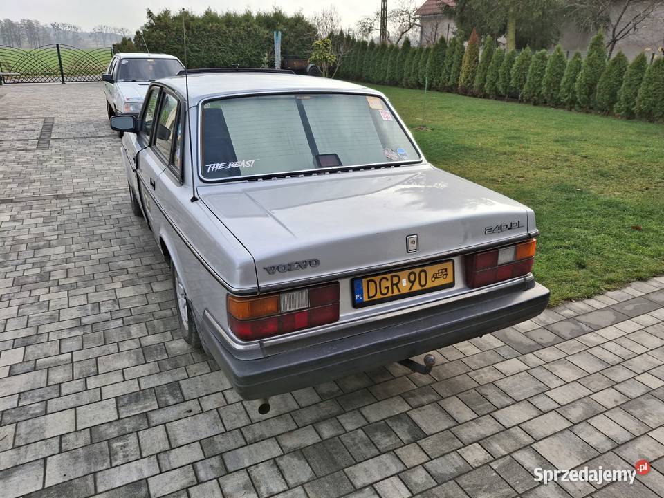 Sprzedam volvo 240 automat klimatyzacja nieuszkodzony