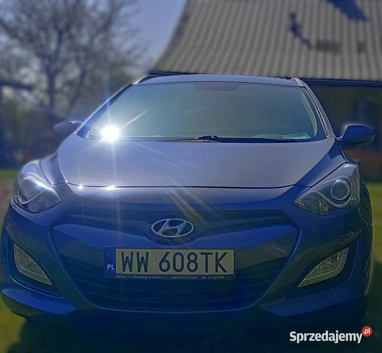 Hyundai I30 kombi z 2014 roku z fabryczną Warszawa