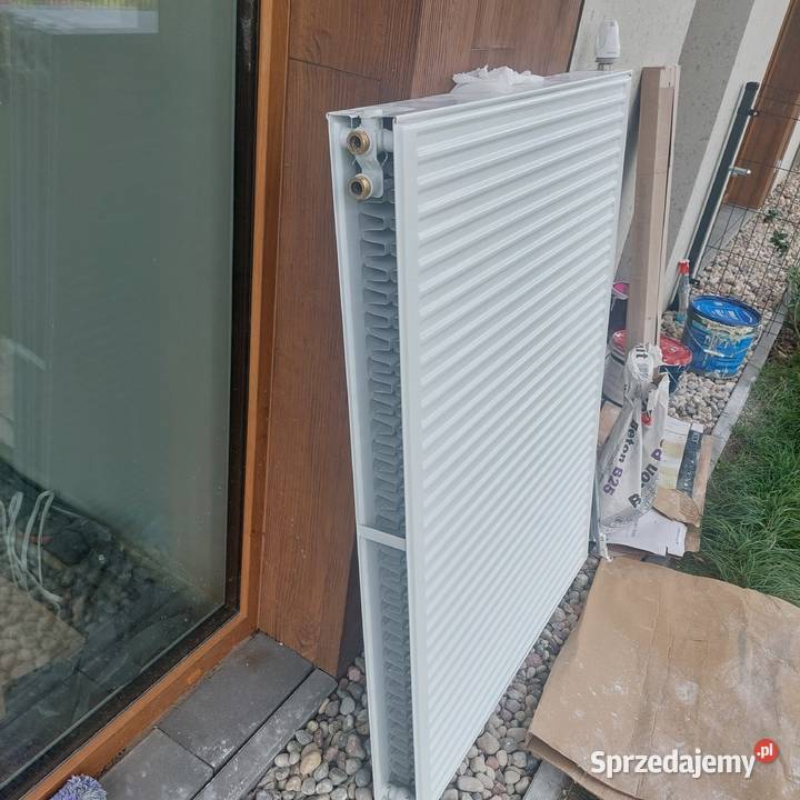 Grzejnik płytowy 900 1200 mm typ 22 z głowicą