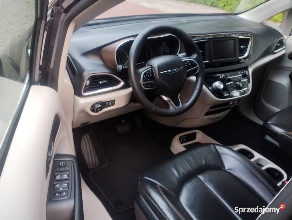 Chrysler Pacifica 2022 38 grafitowy Warszawa
