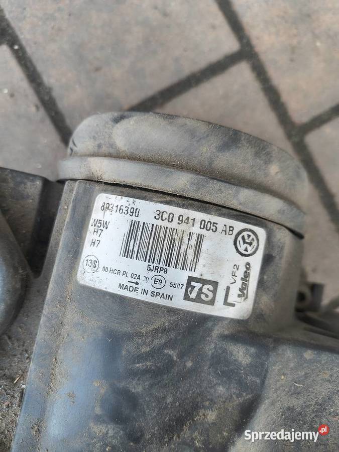 Reflektory lampy lewa i prawa przednie Passat B6 wielkopolskie