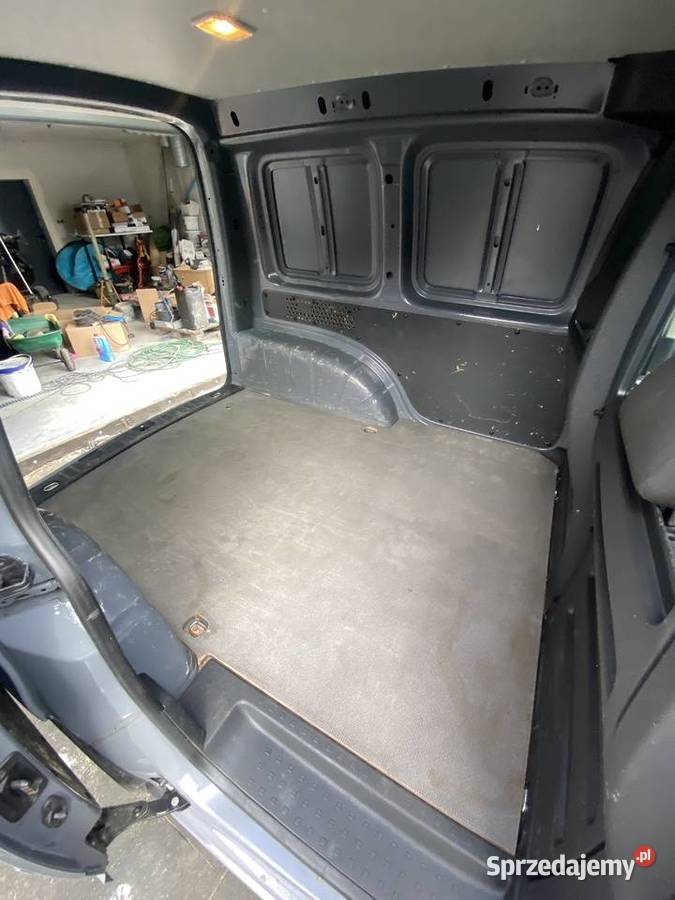 Sprzedam VW Caddy w wersji 4motion welurowa tapicerka sprzedam