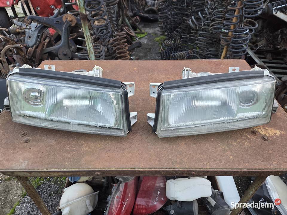 Lampy przednie Skoda Octavia 1 przedlift mazowieckie Łagów