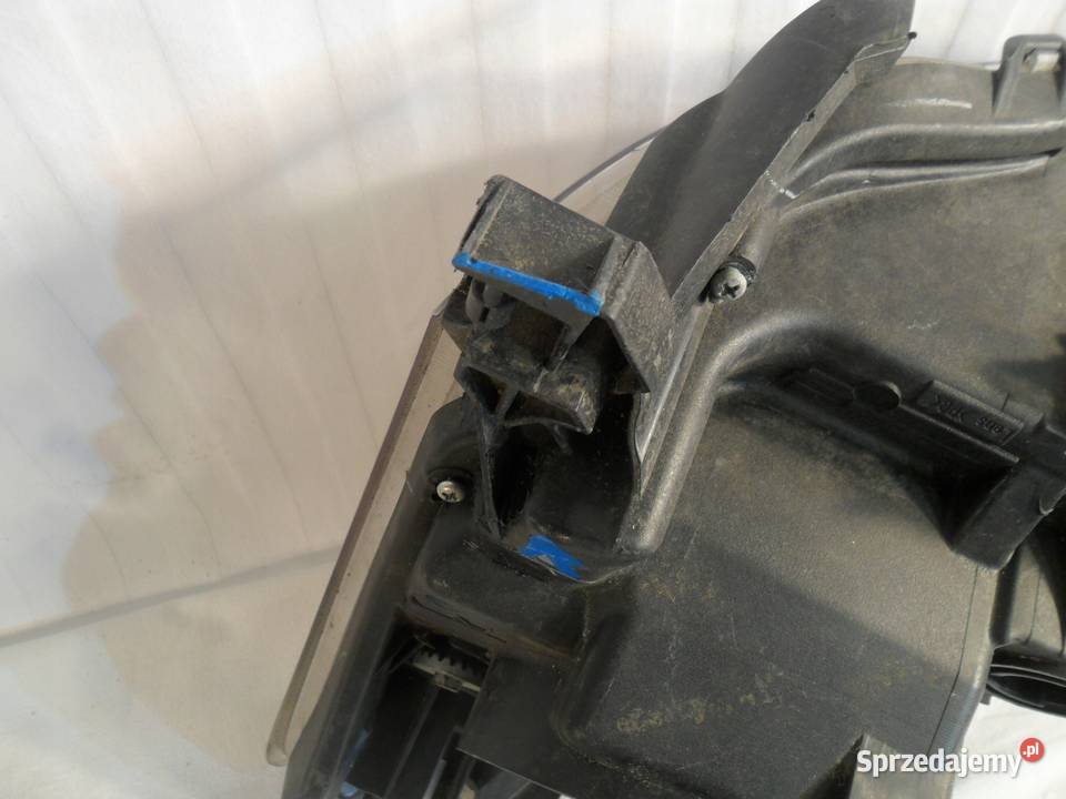 LAMPA PRAWY PRZÓD REFLEKTOR XENON EU TOYOTA Nowy Tomyśl