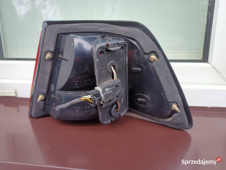 Daewoo Espero lampa tył tylna lewa w błotnik osobowe Sieradz sprzedam