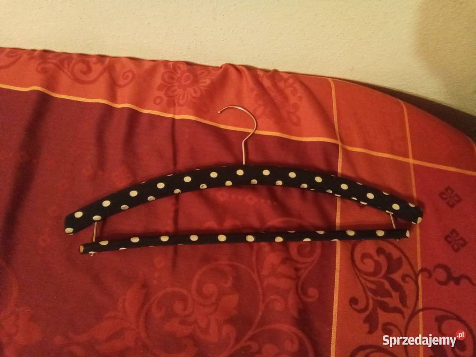 Wieszaki 4 obszywane i jeden plastikowy komplet Pozostałe Warszawa