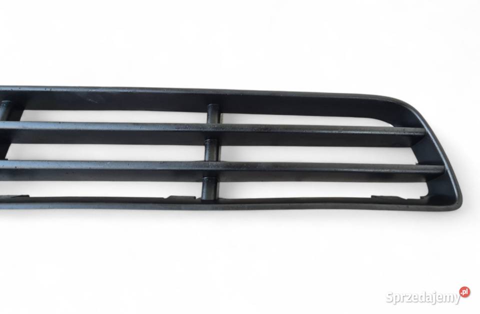 KRATKA ZDERZAKA PRZOD ŚRODKOWA VW BORA
