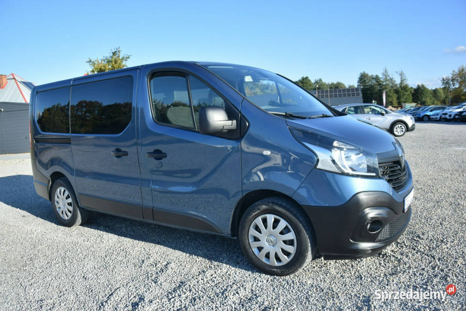 Renault Trafic 16D 2017r 9 Osobowy Navi Kamera nieuszkodzony podkarpackie Majdan Sieniawski