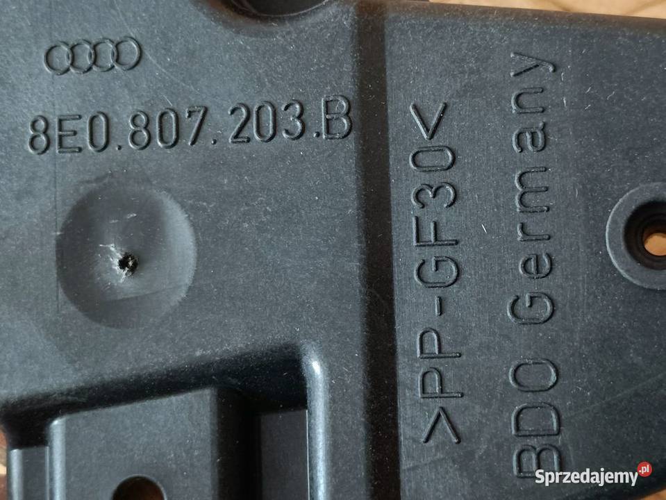 AUDI A4 B7 ŚLIZG MOCOWANIE ZDERZAKA LEWY PRZÓD Pleszew