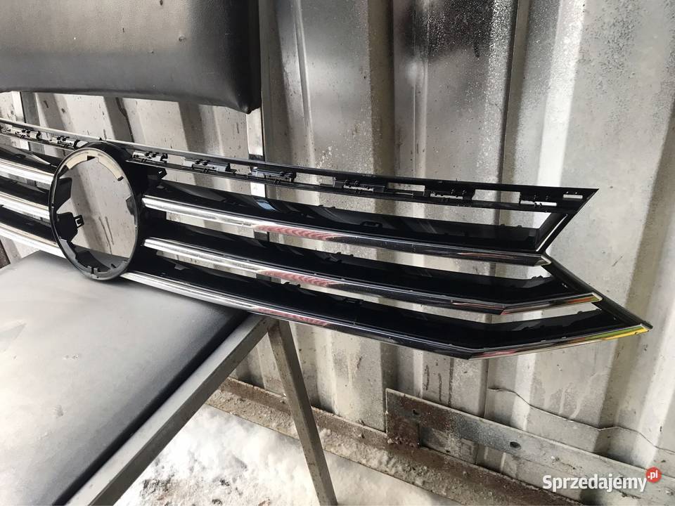 Passat B8 Grill atrapa z listwami chrom sprzedam