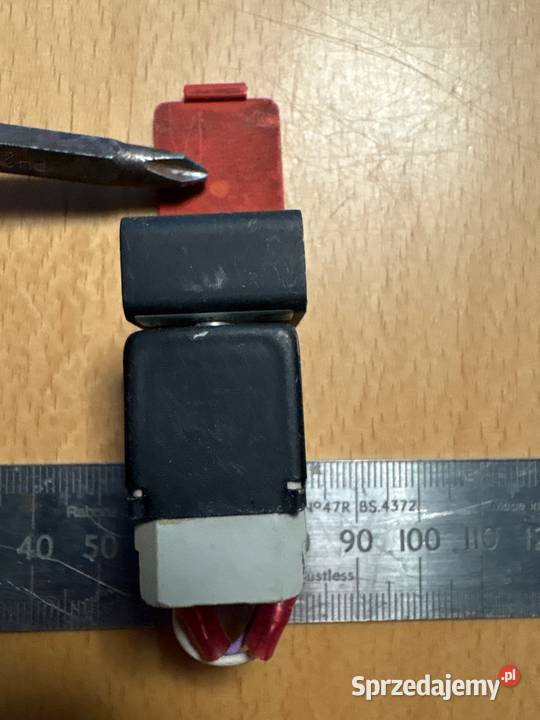 Włącznik ECE bezpieczeństwa Airbus 320 Bouton Pozostałe Poznań