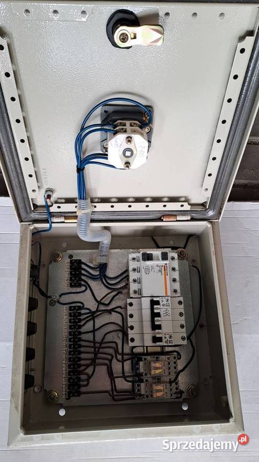 Skrzynka sterownicza z wyposażeniem Bełchatów