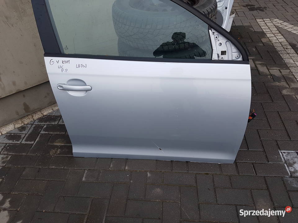 VW GOLF V KOMBI 2009 2010 DRZWI PRAWE PRZOD Turek