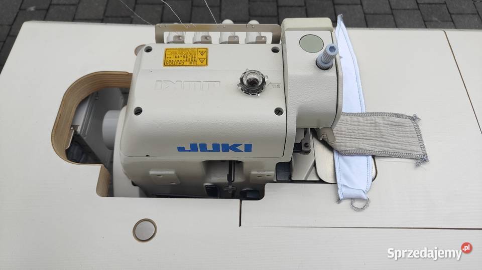 Maszyna krawiecka owerlok juki 4 nitkowy