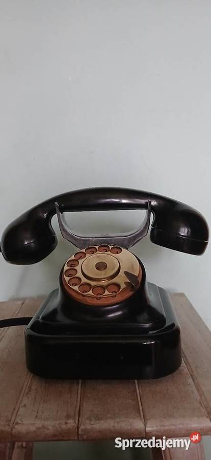 Stary telefon na tarcze