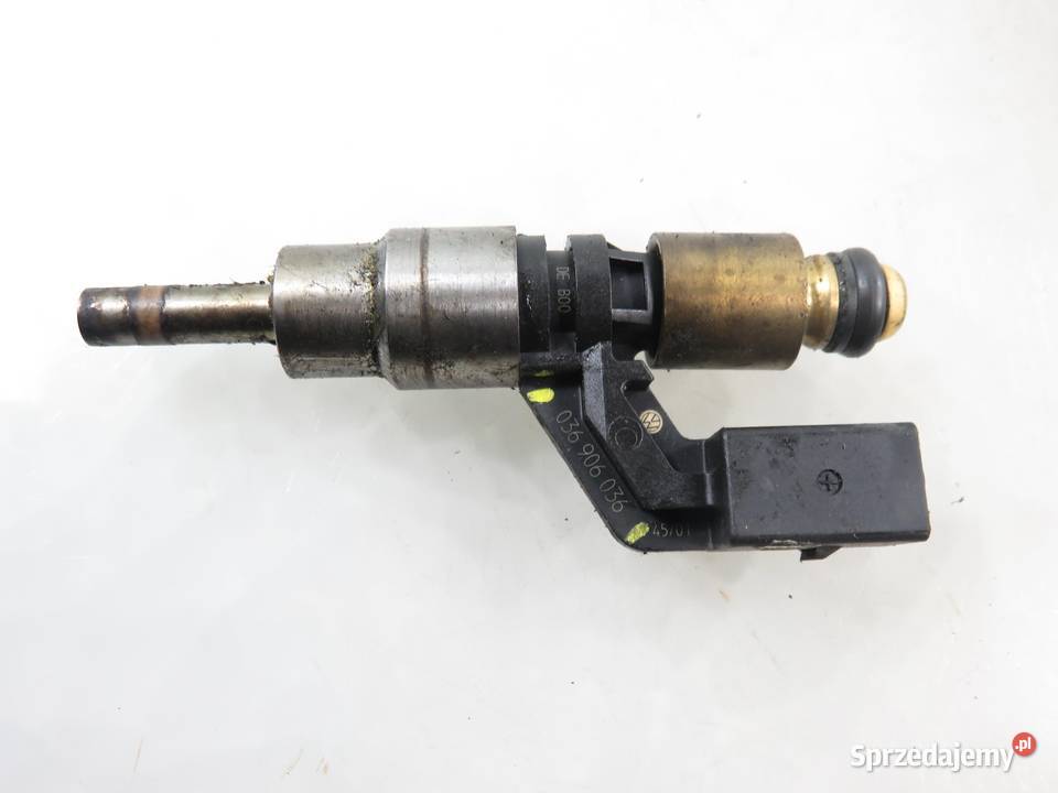 WTRYSKIWACZ VW GOLF IV 16 FSI 036906036