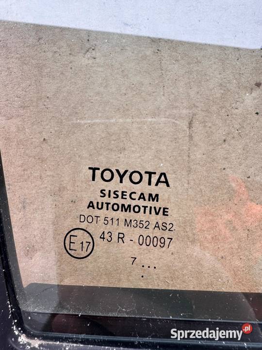 Mała szyba drzwi prawy przód Toyota Yaris III Brzesko