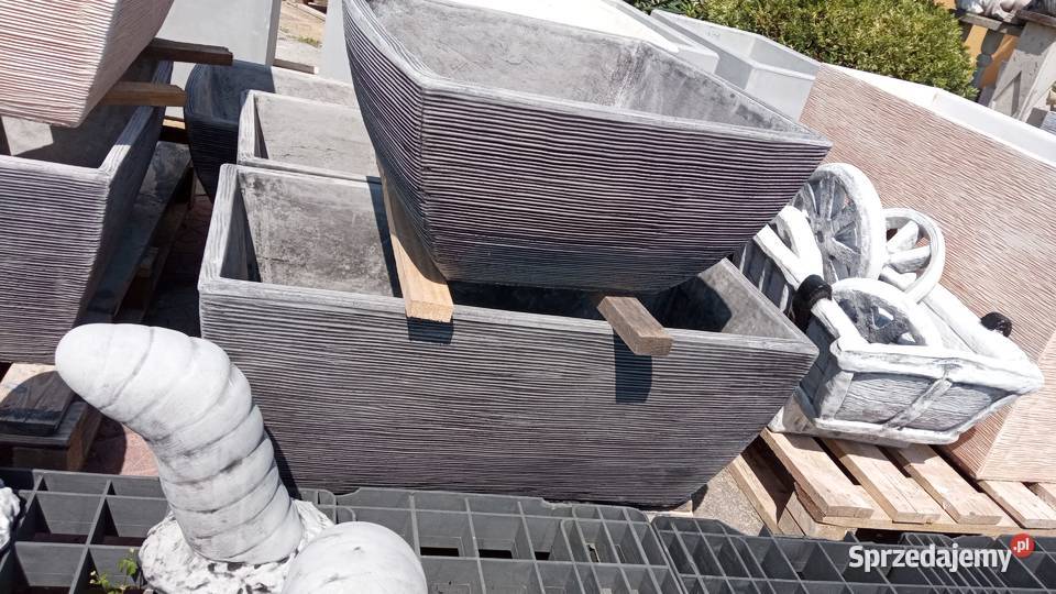 DB026 donica betonowa koryto ścięte prążkowane