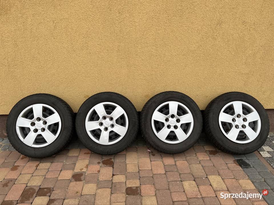 Koła zimowe Kia Venga 195 65 R15 IX20 łódzkie Żychlin sprzedam