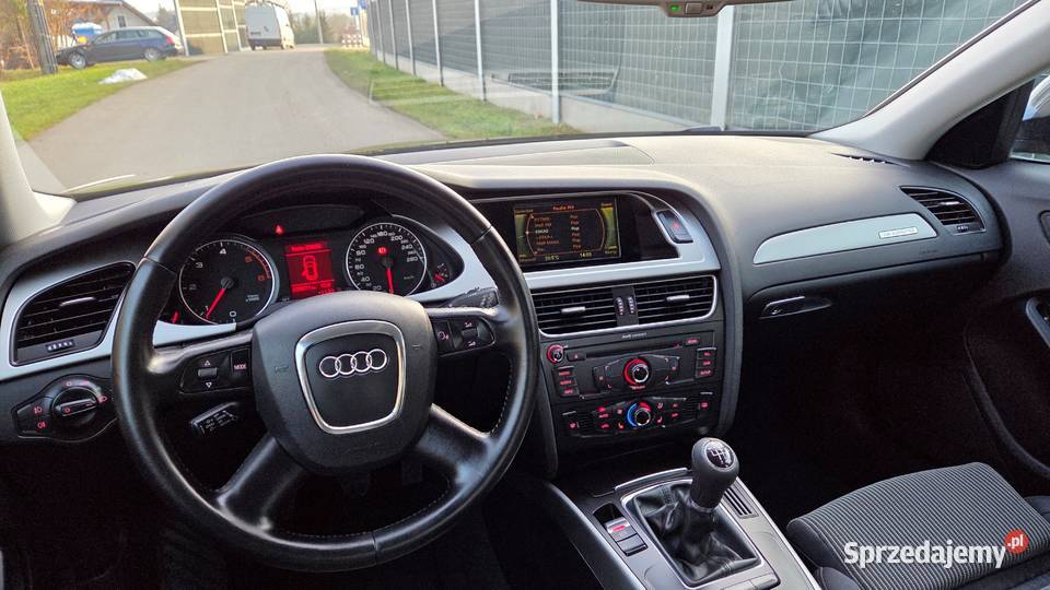 AUDI A4 B8 20TDI 170 CR 2009r QUATTRO światła przeciwmgielne