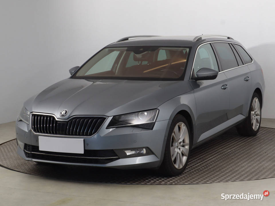 Skoda Superb 20 TDI wielofunkcyjna kierownica