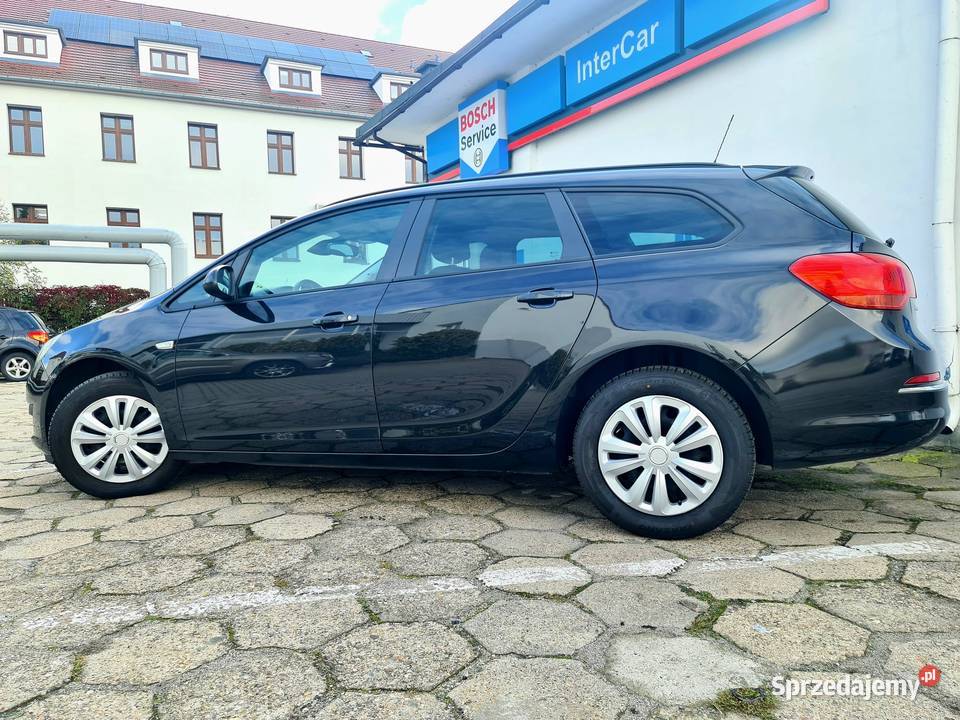 Opel Astra Sports Tourer 16 Benzyna 2015 142400 Zgorzelec