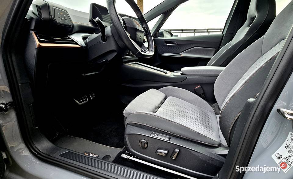 Cupra Born 231 pełna HUD Masaże szklany dach Łódź