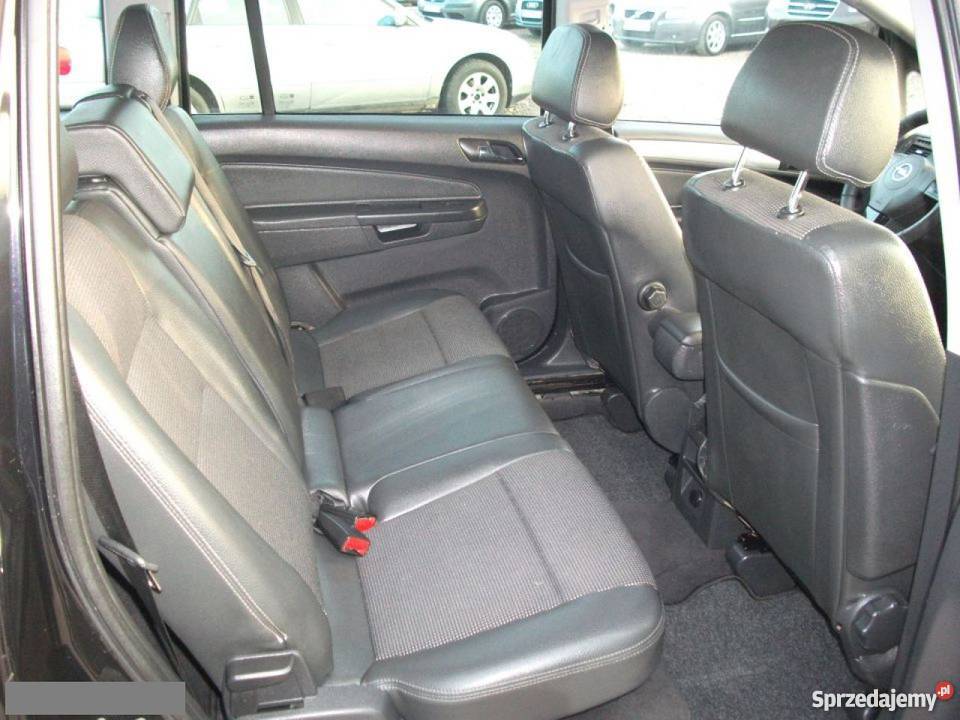 Na sprzedaż Opel czarny Motoryzacja Opoczno sprzedam