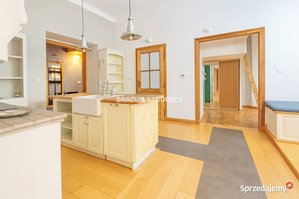 sprzedaży mieszkania Kraków Kalwaryjska 7505m2