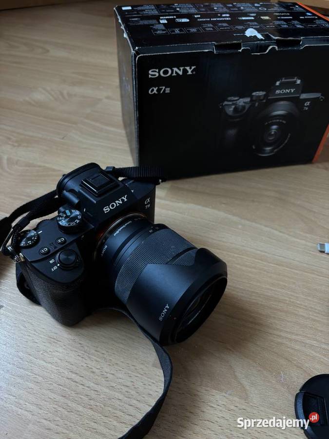 Na sprzedaż Sony A7 III obiektyw 2870 lampa