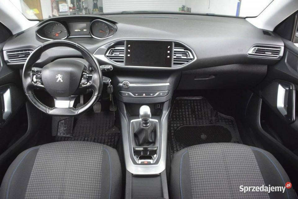 Peugeot 308 12 Turbo doinwestowany hak nawigacja nieuszkodzony Sędziszów Małopolski