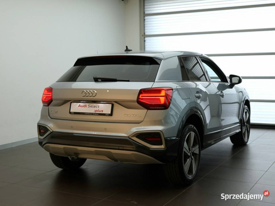 Audi Q2 35 TFSI 150 LED Kamera 1498cm3