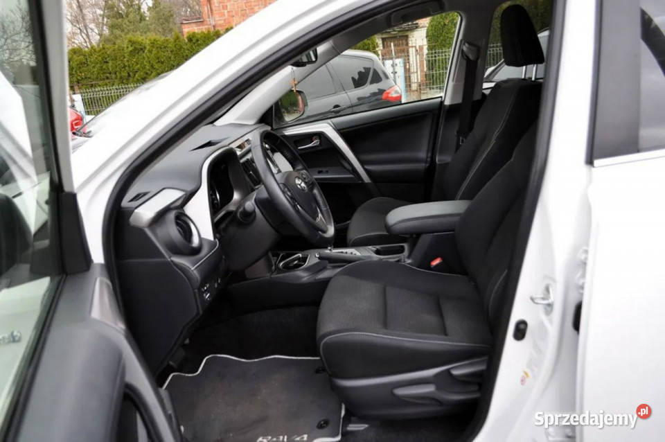 Toyota RAV4 Toyota RAV4 Hybryd 25 Przebieg 52 Warszawa sprzedam