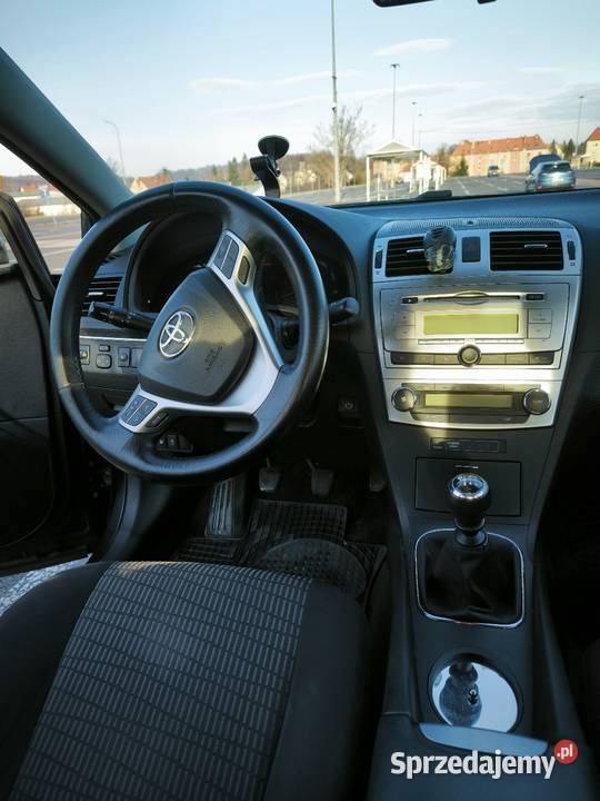 Toyota Avensis 2012 16 benzyna 177 400 kupiony w Polsce Wałbrzych sprzedam