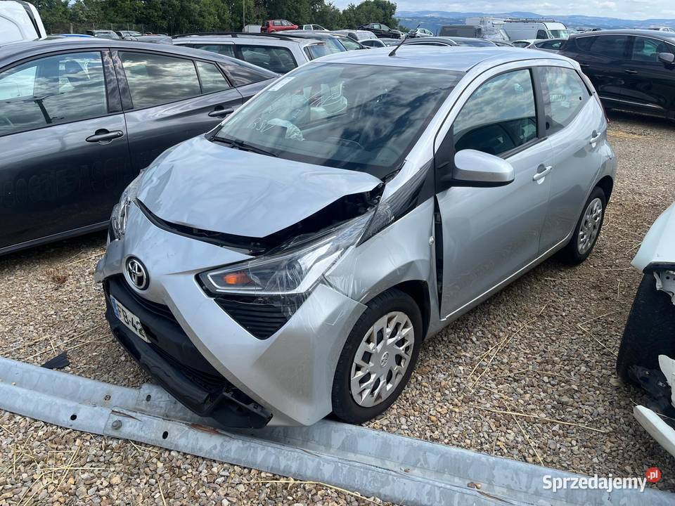 TOYOTA Aygo 10 VVTi 72 XPLAY FB424 świętokrzyskie sprzedam