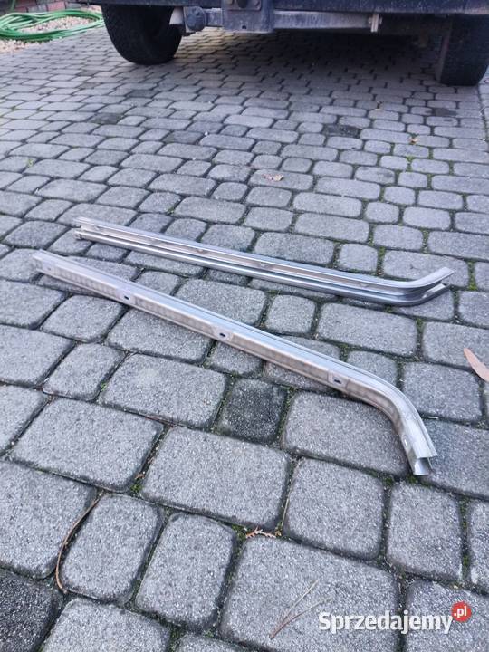 Prowadnica drzwi caddy 2K0843872 L 2K0843871 R Lubliniec