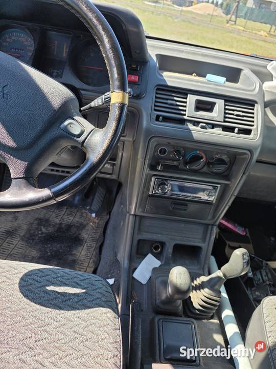 Samochód Mitsubishi Pajero 28L Diesel OC na Rok produkcji 1996 Pajero Reda