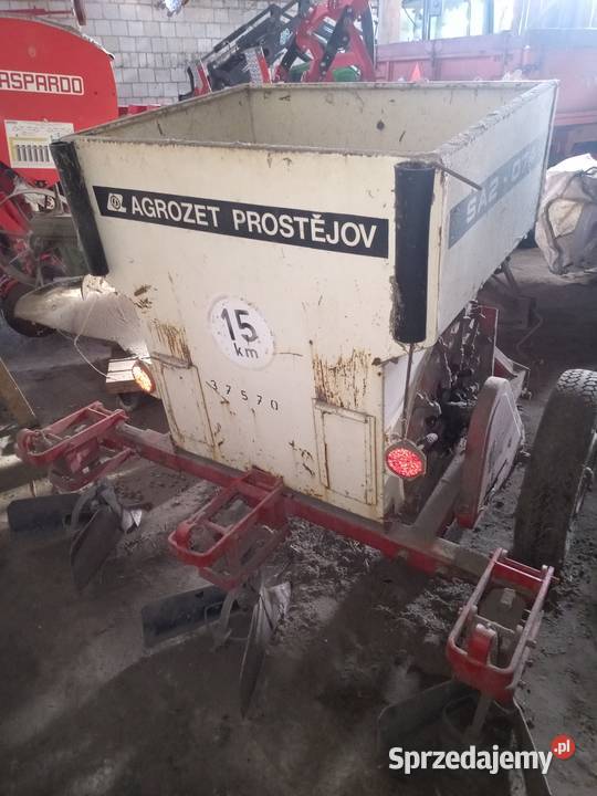 Sadzarkę do ziemniaków czeską sprzedam łódzkie