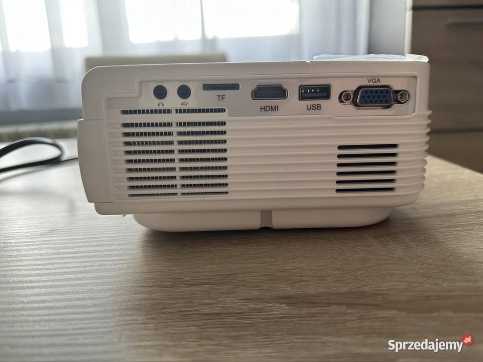 Projektor YEZMEK V7 Krypno Wielkie