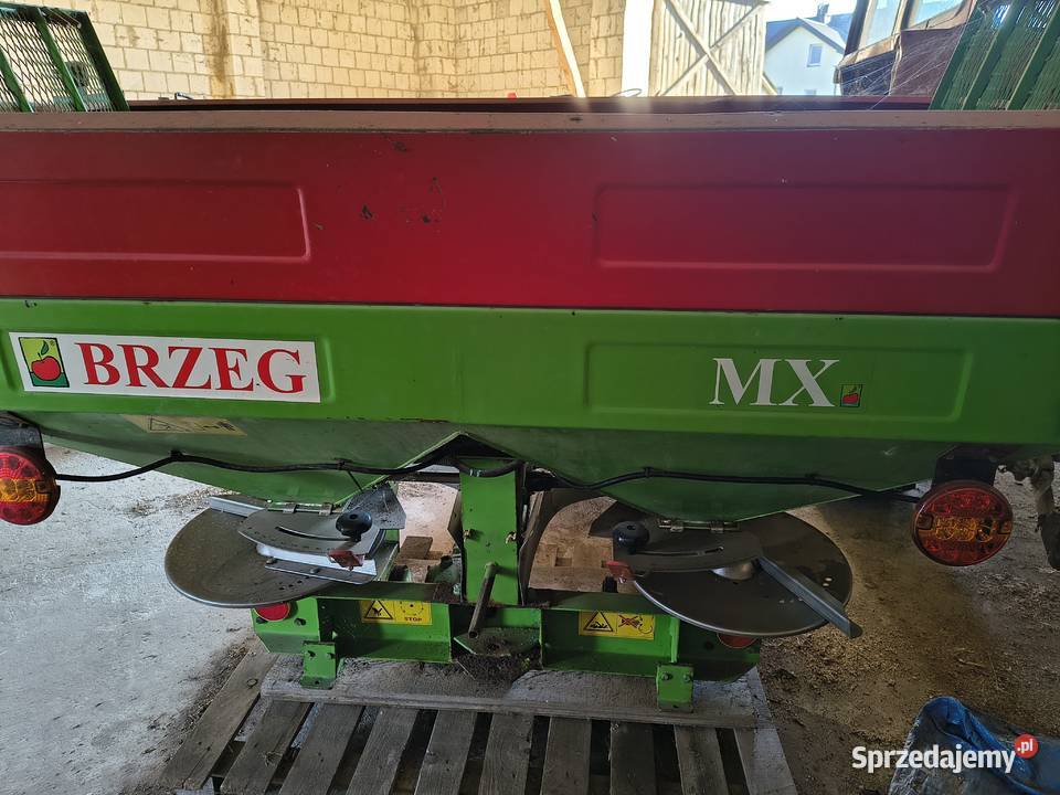 Rozsiewacz nawozów Unia Brzeg 450 nieuszkodzony Łuków
